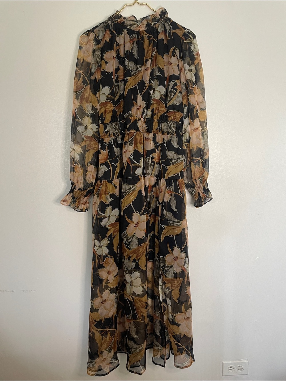 MELLODAY Nordstrom Black Floral LongSleeve Midi Dress w Tan and Cream Blooms NWT